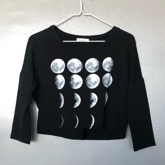 Tres Bien Tops - Tres bien cropped long sleeve shirt